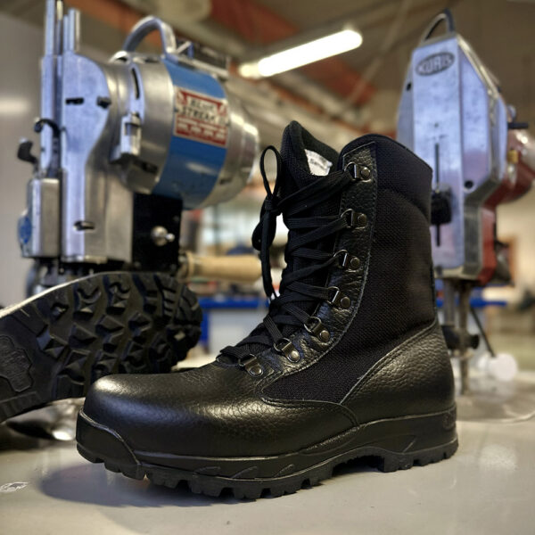 M01 Kontorstøvel på produksjonsfabrikk