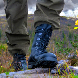 Fra Forsvaret til fjellet – M77-støvelen er fortsatt et førstevalg for jegere og friluftsfolk som setter pris på robusthet og funksjon. M77 feltstøvel