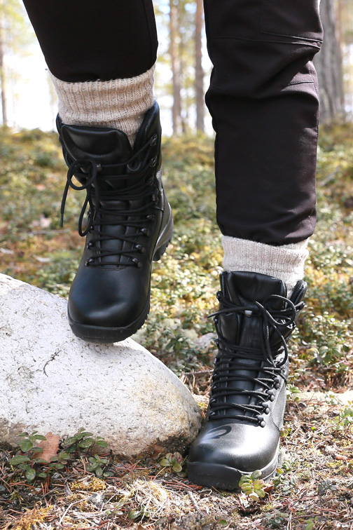 Jegerstøvel fjellsko i skogen